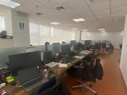 Alquiler oficina comercial implementada en zona céntrica...