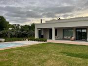 Alquiler Temporario Casa 4 Dormitorios en Pilará