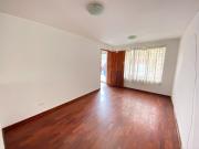 ALQUILO 1ER. PISO SIN AMOBLAR 02 DORM 01 BAÑO NO COCHERA...