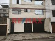 Alquilo Amplia Casa De 4 Pisos Mas Azotea Para Local Y/O...