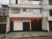 Alquilo Amplia Casa De 4 Pisos Mas Azotea Para Local Y/O...
