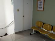 ALQUILO AMPLIA OFICINA EN CENTRICA AVENIDA EN SAN MIGUEL