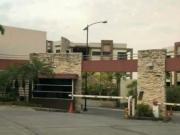 Alquilo amplio departamento en urbanización Jardines de...