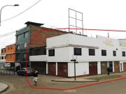 Alquilo Amplio Local Comercial en Esquina Estratégica,...