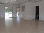 ALQUILO AMPLIO SALON CENTRICO, CON BALCON TERRAZA AL...