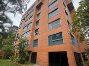 Alquilo apartamento 90m2 Campo Alegre 5073