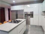 Alquilo apartamento duplex 320m2 Altamira 8019