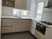 Alquilo Apartamento en la Unidad Paseo del Parque. Loma...