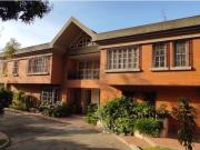 Alquilo casa 812m2 Los Chorros 9024