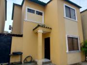 Alquilo casa amoblada en urbanización La Joya