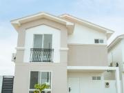 Alquilo casa de estreno en Urb. Casa Laguna