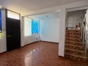 ALQUILO CASA DE TRES PISOS EN VILLA EL SALVADOR