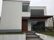 ALQUILO CASA DE URB. LA PLANICIE – LA MOLINA