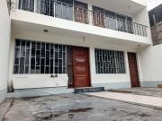 Alquilo Casa En La Urbanización Palao