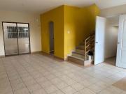 Alquilo casa en Manta en urbanización privada cerca del...