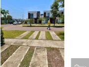 Alquilo casa en urbanizacion Piamonte vía Salitre