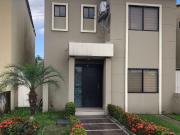 Alquilo casa en villa club de 3 dormitorios