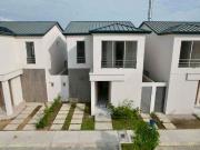 Alquilo Casa Moderna a Estrenar en Urb Millenium Village...