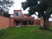 Alquilo casa remodelada 450m2 Los Pomelos 4234