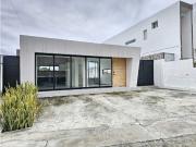 Alquilo casa sin amoblar Urb. Altos Manta Beach