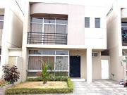 ALQUILO CASA SIN MUEBLES EN URB MATICES ETAPA...