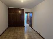 Alquilo departamento 1 dormitorio con cochera Quinta Sección