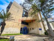 Alquilo Edificio Comercial En Esquina De Av...