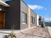 Alquilo excelente casa en barrio pinar del sol v