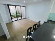 Alquilo flat en San Isidro — Primer piso con jardín privado