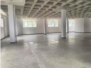 Alquilo galpon 325m2 Boleita 0077