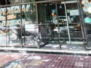 Alquilo importante local comercial, sobre calle...