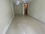 Alquilo local comercial en Avenida