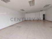 ALQUILO LOCAL COMERCIAL EN CENTRO COMERCIAL AL SUR/OESTE...