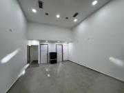 Alquilo local en centro comercial americano