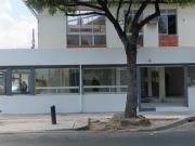 Alquilo LOCAL ESQUINERO en MIRAFLORES, Av. Principal