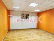 Alquilo Local Industrial O Comercial En Urb. El Pino San...