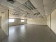 Alquilo Local o Almacen con Oficina en Parque Industrial...