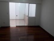ALQUILO MIRAFLORES PRIMER PISO EJECUTIVO 2 DORMITORIOS...