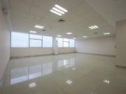 ALQUILO MODERNA OFICINA ADMINSTRATIVA