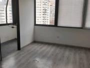 Alquilo oficina 148m2 Chacao 0753