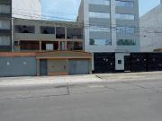 Alquilo oficina a puerta cerrada San Borja Sur frente al...