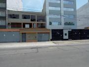 Alquilo oficina a puerta cerrada San Borja Sur frente al...