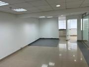 Alquilo Oficina en Calle Monterosa 2, Piso 5,...