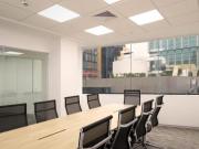 Alquilo oficina en Centro Empresarial Cronos, frente a...