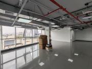 Alquilo oficina implementada en San Isidro