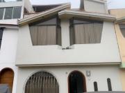 ALQUILO TRIPLEX AMOBLADO SOL DE LA MOLINA X UCAL 90M2...