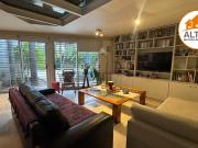 ALQULIO CASA ESQ. 2 PLANTAS. 4 DORM – 4 BAÑOS – COCHERA...