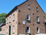 ALT LÖRICK GUT AUFGETEILTE DACHGESCHOSSWOHNUNG MIT VIEL...