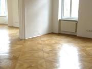 Altbau 3 Zimmerwohnung WG geeignet!