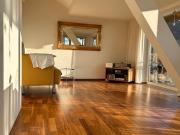 Altbau Dachgeschosswohnung mit Balkon, Garten, Stauraum,...